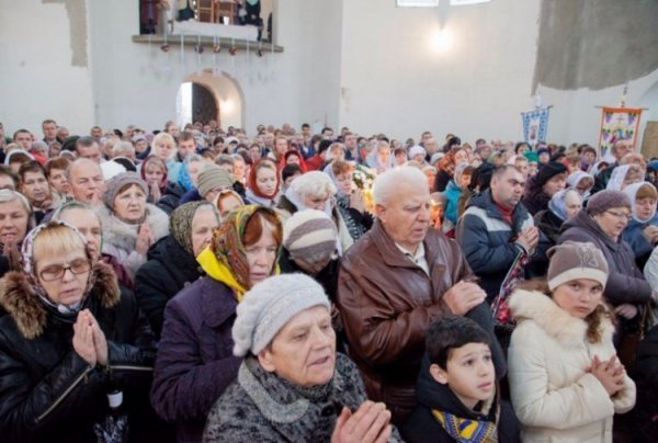 У Нововолинському храмі відбулась перша Літургія. ФОТО
