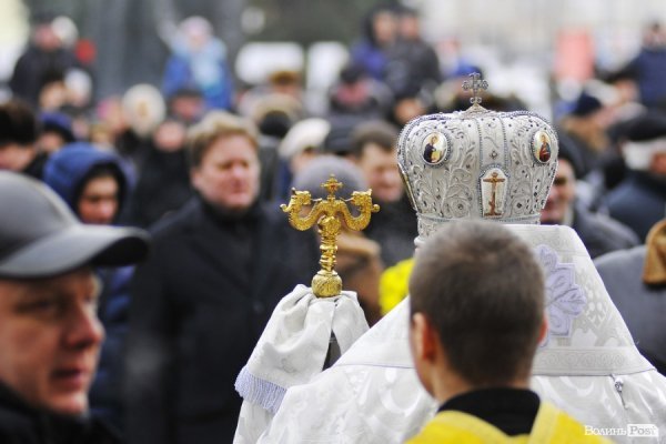 Фото прощання з міським головою Луцька Миколою Романюком