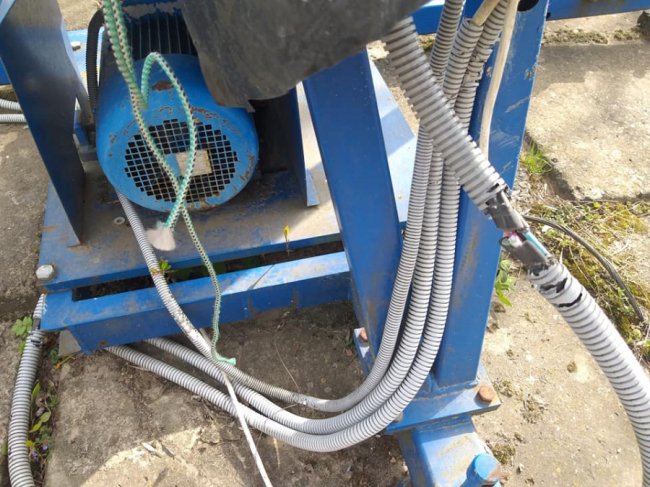 У місті на Волині невідомі розгромили парк атракціонів. ФОТО