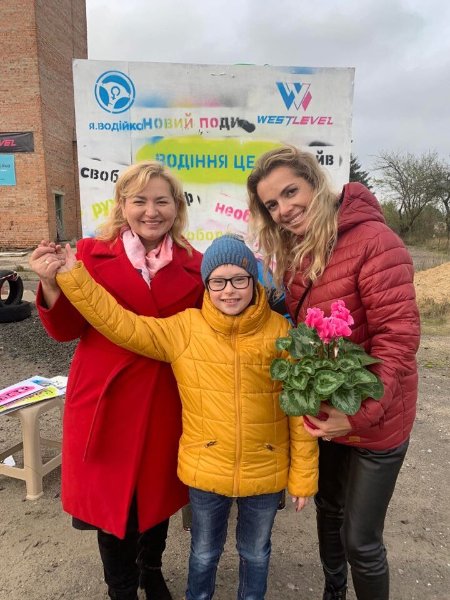 Під Луцьком влаштували екстремальні автогонки. ФОТО 