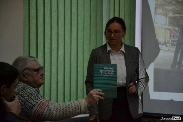 Просять грошей для консервації Маневицького човна 13 століття 