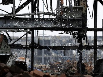 У боях біля донецького аеропорту Росія втратила понад 300 осіб