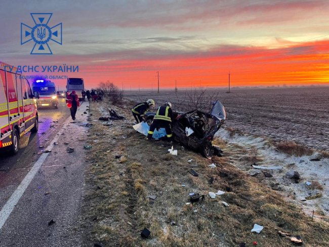 На Волині сталася смертельна аварія за участі пасажирського автобуса. ФОТО