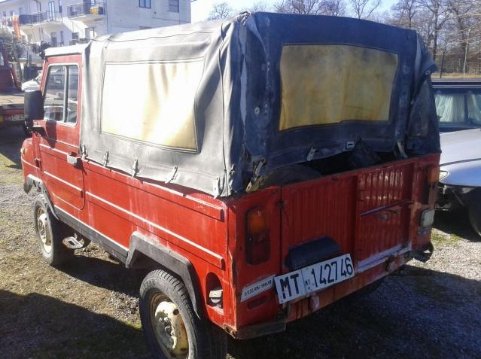 В Італії на продаж виставили раритетний луцький позашляховик