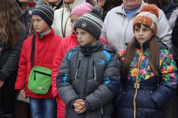 Луцькі ліцеїсти склали присягу на вірність українському народу. ФОТО