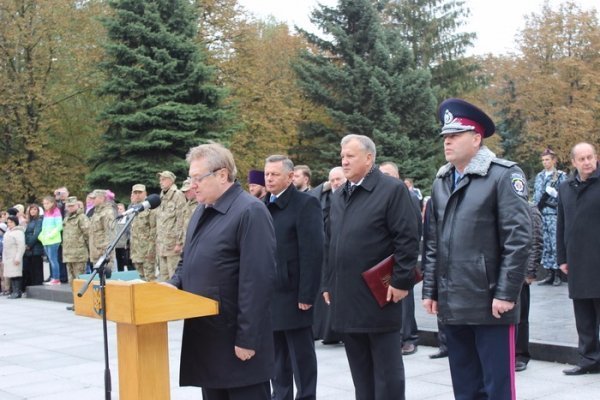 Луцькі ліцеїсти склали присягу на вірність українському народу. ФОТО