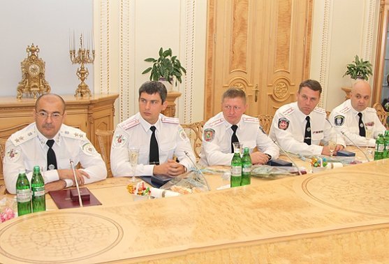 Спікер Рибак нагородив міліціонера з Волині. ФОТО