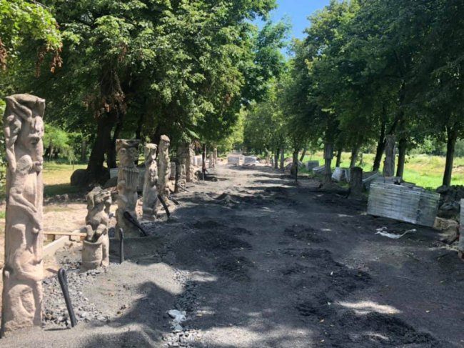 У луцькому парку підсвітять скульптури Миколи Голованя 