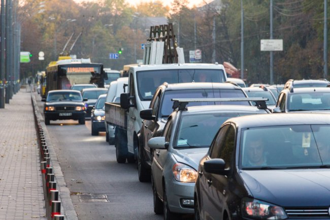 У Києві маршрутка зіткнулася із тролейбусом. ФОТО. ВІДЕО