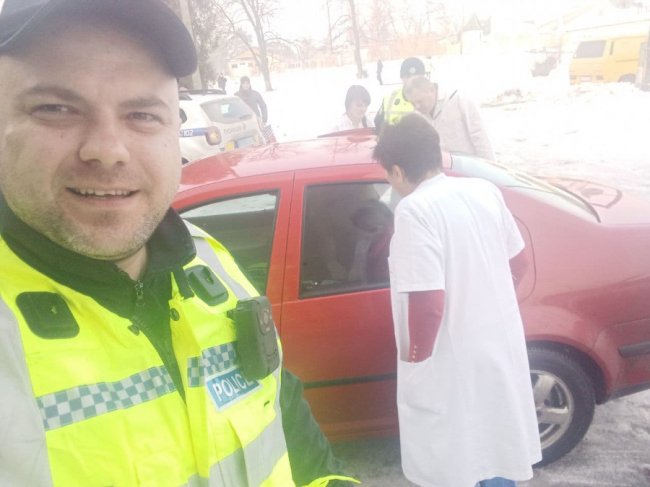 Волинянка не доїхала до пологового і народила дитину в авто