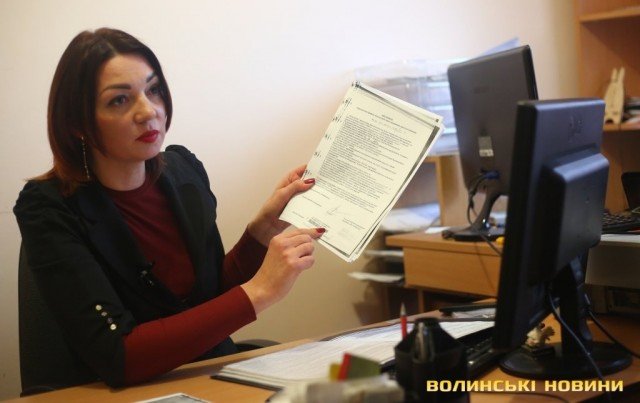 На Волині в атовців претензії до землевпорядника. Вона каже, що це фейк