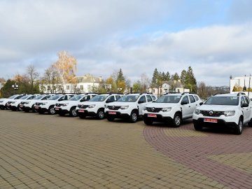 Сільська медицина Волині поповнилася 40 новими позашляховиками. ФОТО