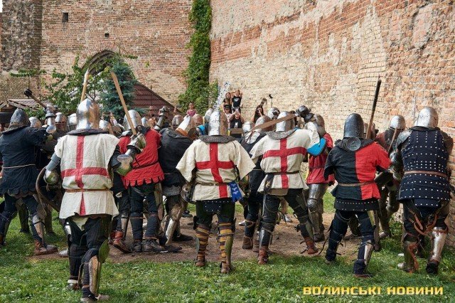 Доблесть віків: у Луцькому замку змагаються лицарі зі всієї країни. ФОТО