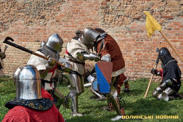 Доблесть віків: у Луцькому замку змагаються лицарі зі всієї країни. ФОТО