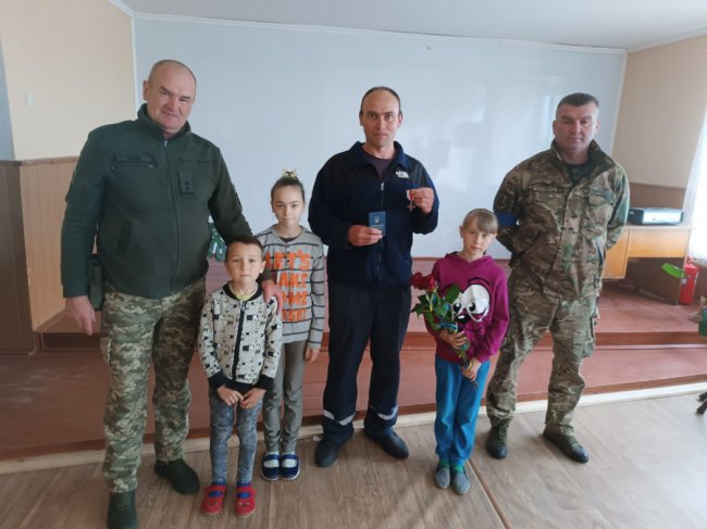 На Волині багатодітному захиснику вручили «Сталевий хрест» від Залужного. ФОТО