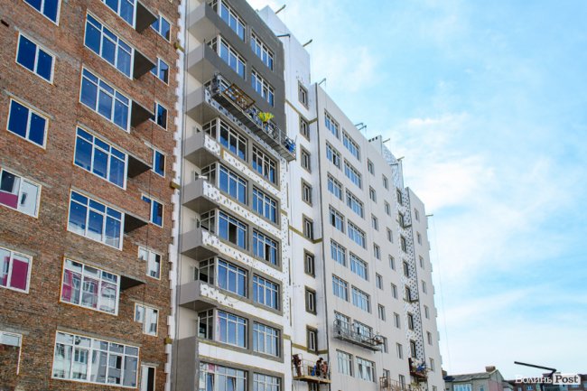 Як «росте» найяскравіший житловий комплекс Луцька: фотозвіт із будівництва «Caramel Residence»*