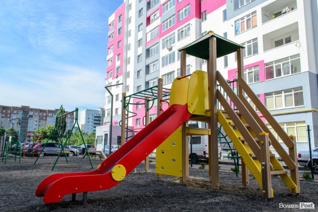 Як «росте» найяскравіший житловий комплекс Луцька: фотозвіт із будівництва «Caramel Residence»*