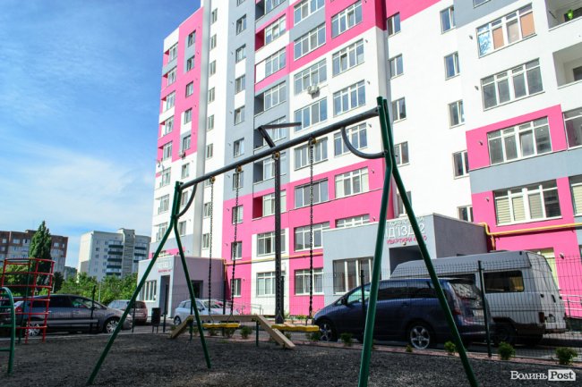 Як «росте» найяскравіший житловий комплекс Луцька: фотозвіт із будівництва «Caramel Residence»*