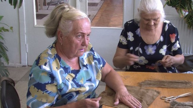 Волинські волонтери розповіли про техніку створення маскувальних костюмів для військових. ФОТО. ВІДЕО