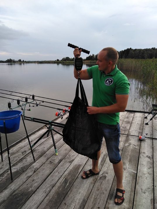 Як Вірастюк ловив рибу на волинському озері. ФОТО