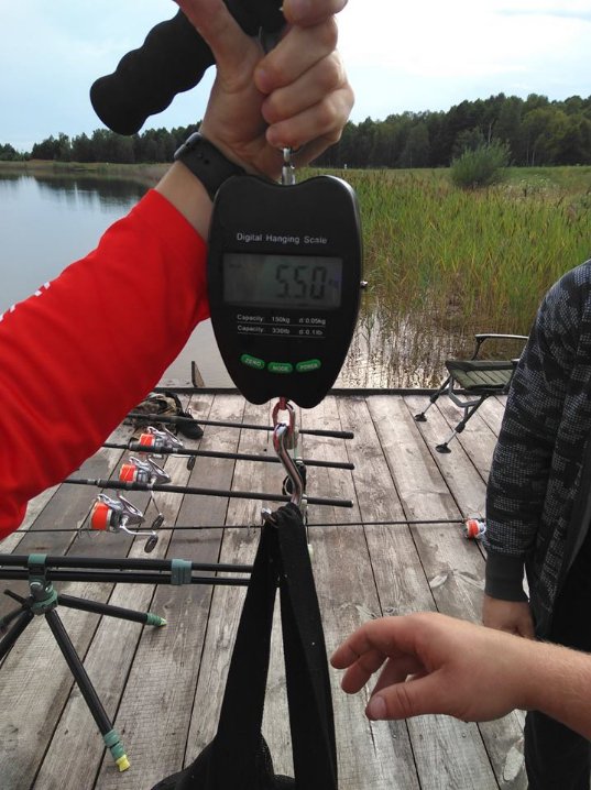 Як Вірастюк ловив рибу на волинському озері. ФОТО