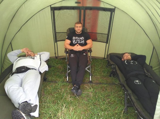 Як Вірастюк ловив рибу на волинському озері. ФОТО