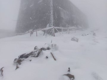 У Карпатах випало до 15 сантиметрів снігу