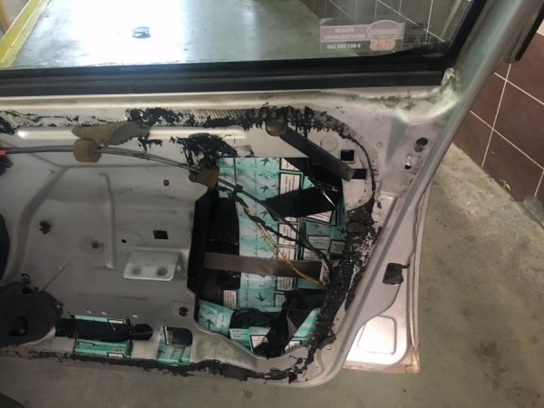 Через «Ягодин» везли контрабандні цигарки. ФОТО. ВІДЕО. ОНОВЛЕНО