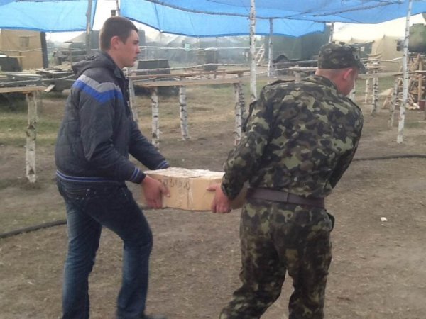 «Автомайдан Волинь» привіз військовим харчі. ФОТО