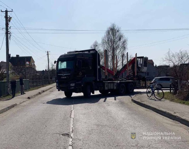 Аварія на Волині: водій вантажівки збив велосипедиста
