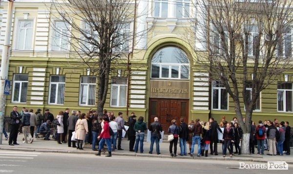 Покарати ґвалтівників Оксани Макар вимагають і лучани