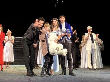 У Волинському драмтеатрі розіграли суперприз та сертифікати на вистави для дітей