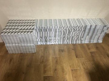 Поблизу Західного Бугу на Волині знайшли 10 ящиків контрабандних цигарок. ФОТО