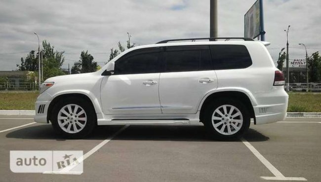 ТОП-10 найдорожчих автівок депутатів Волиньради