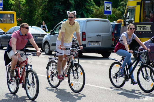 З дітками, собакою та у вишиванках: як лучани провели «Велодень-2019». ФОТО