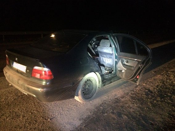 Із BMW волинянина вилучили 15 кілограмів бурштину