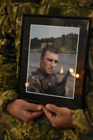 У Луцьку попрощались із загиблим воїном. ФОТО 