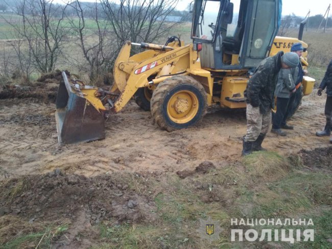 На Волині троє чоловіків крали щебінь із піском