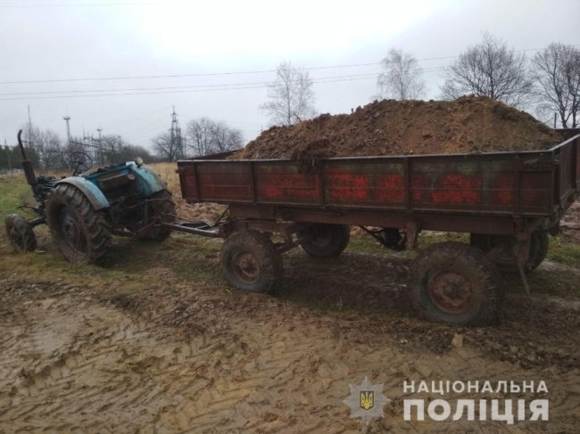 На Волині троє чоловіків крали щебінь із піском