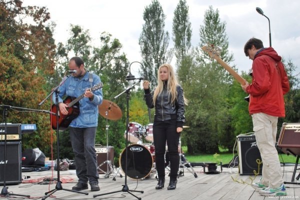 Як у Луцьку під авторські пісні їли кашу. ФОТО
