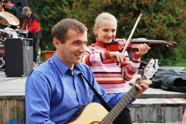 Як у Луцьку під авторські пісні їли кашу. ФОТО
