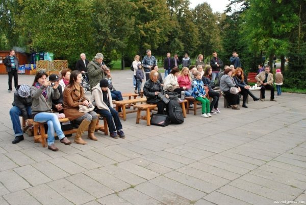 Як у Луцьку під авторські пісні їли кашу. ФОТО