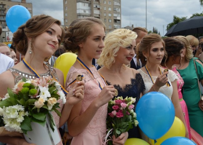 Бал випускників у Ковелі. ФОТО