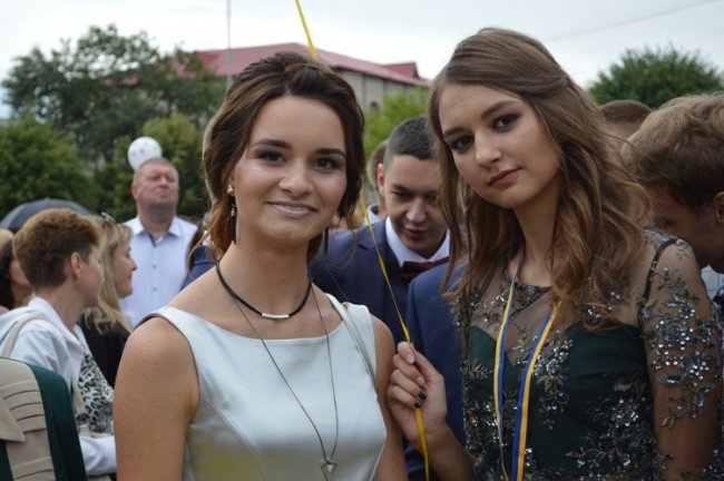 Бал випускників у Ковелі. ФОТО