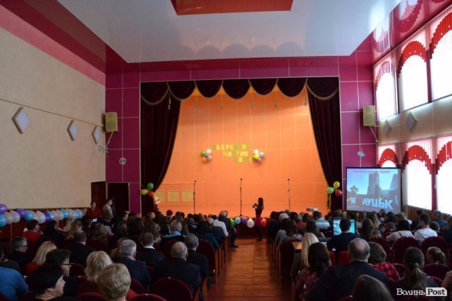 Тонни макулатури і батарейок: у Луцьку підбили підсумки екологічної акції 