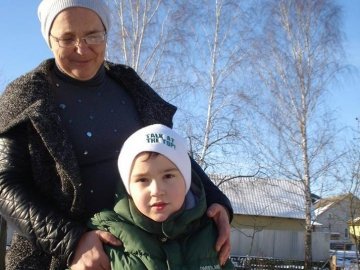 Допоможіть дитині ходити: на Волині збирають гроші на лікування хлопчика