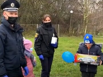 Поліцейські здійснили мрію 8-річного хлопчика з Рівненщини. ВІДЕО