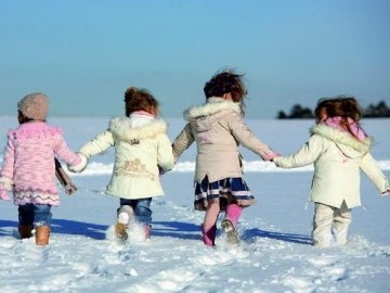 Якщо луцькі школи «викопають зі снігу», діти у вівторок підуть на уроки