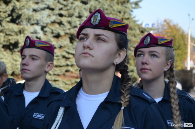 Майбутні правоохоронці: у Луцьку посвятили в ліцеїсти 75 юнаків та дівчат. ФОТО