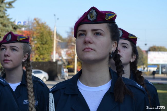 Майбутні правоохоронці: у Луцьку посвятили в ліцеїсти 75 юнаків та дівчат. ФОТО